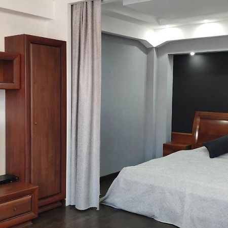 Apartment on Nazarbayeva 77 Almatı Dış mekan fotoğraf