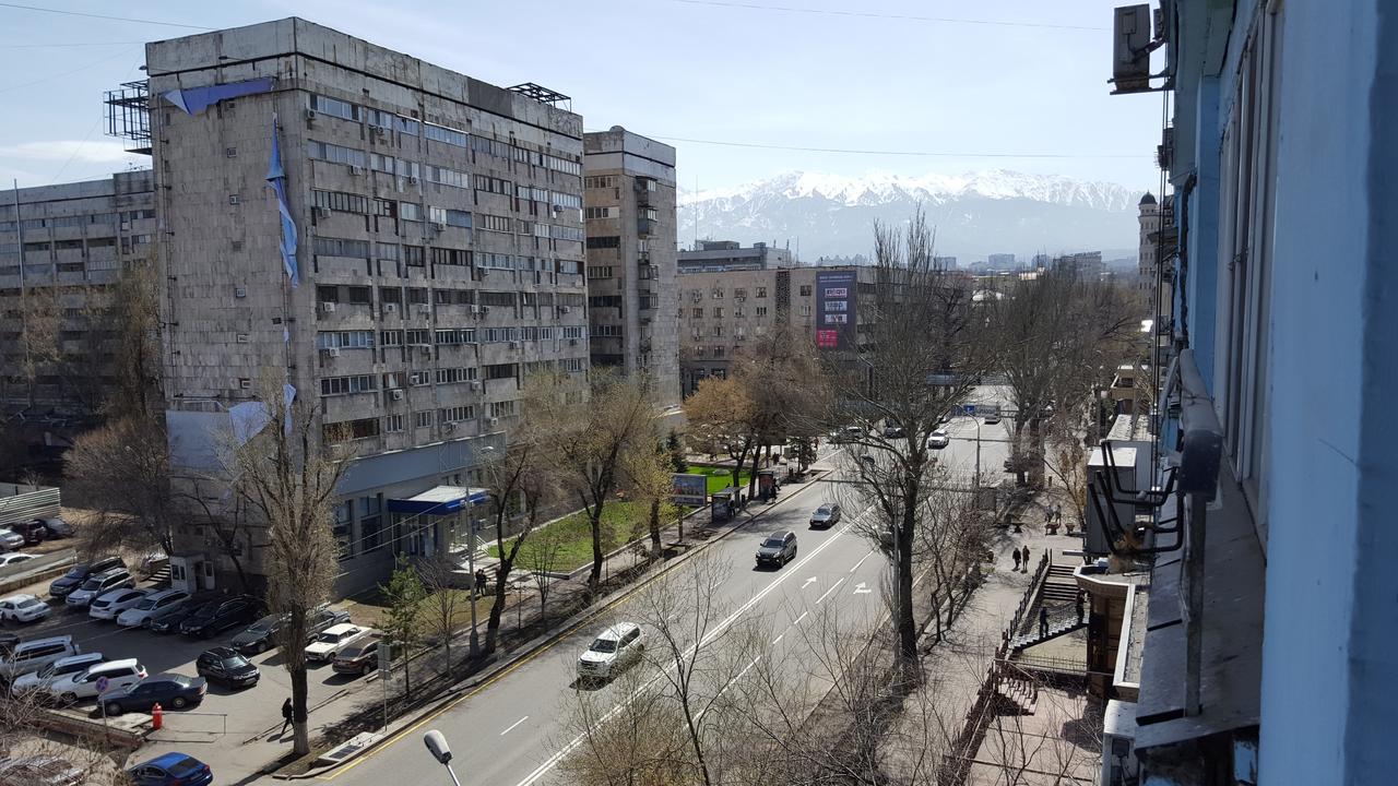 Apartment on Nazarbayeva 77 Almatı Dış mekan fotoğraf